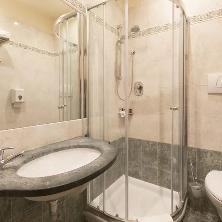 Maison De Charme Bed & Breakfast 2*
